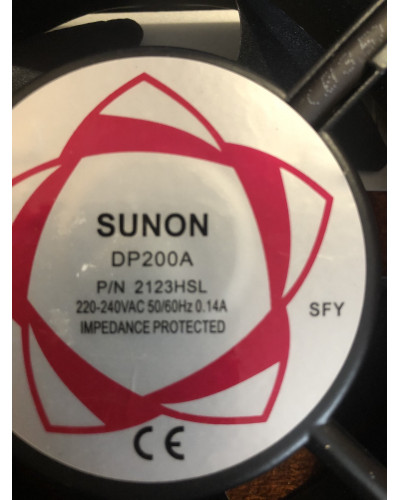 Купити Вентилятор для зварювального апарату металевий 220-240VAC 0,14A розміри 120*120*38