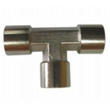 Трійник із внутрішнім різьбленням 1/4”